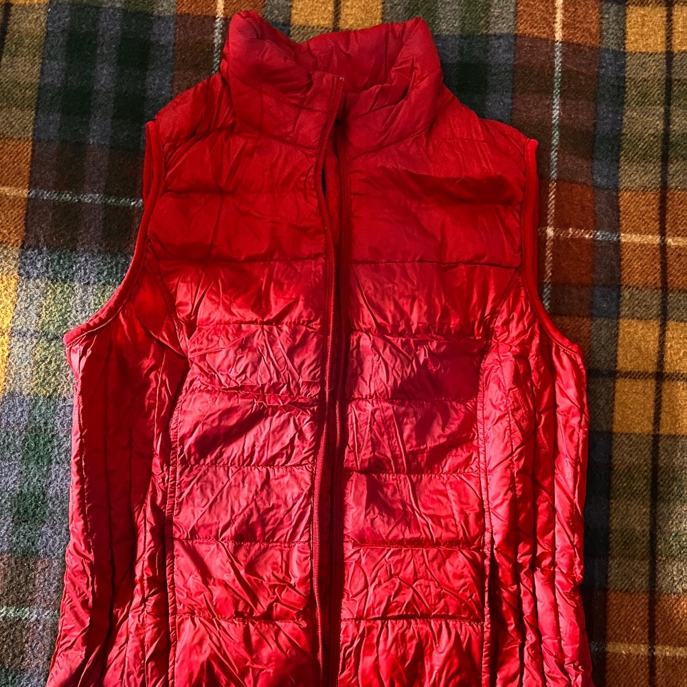 Red Zip Up Sleeveless Packable Puff Vest — Weatherproof 32° — Women S/P